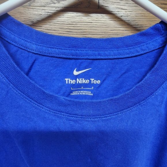 The Nike Tee Men's Large (L) Blue AIR Swoosh Logo Short Sleeve T-Shirt - Picture 4 of 4